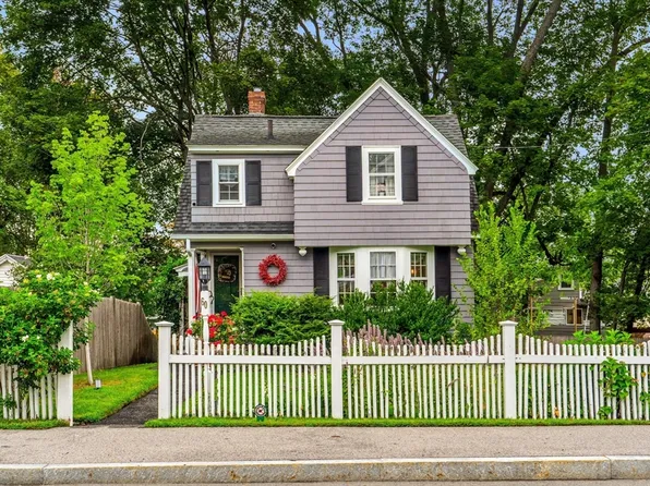 60 Park St, North Andover, MA 01845