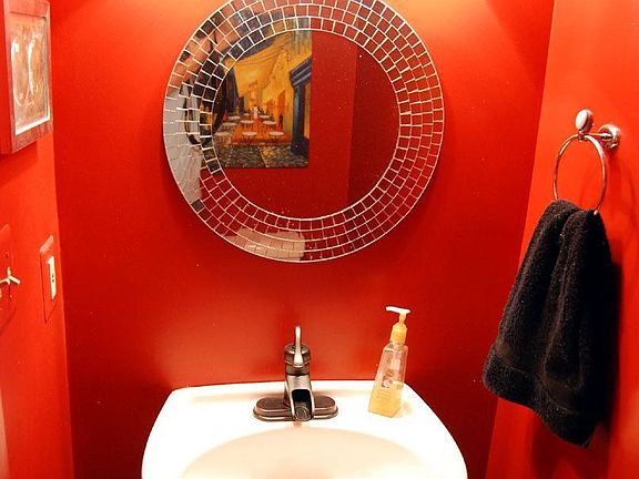 1/2 Bath off living room / 1st Floor