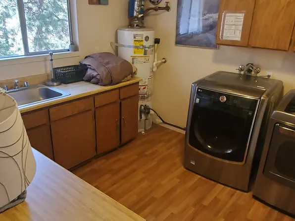172 Hall Ct, Stateline, NV 89449
