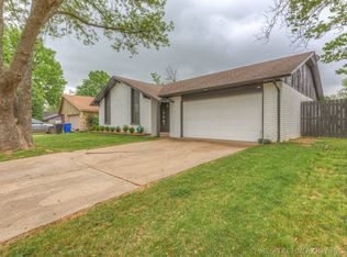 207 E Waco Pl N, Broken Arrow, OK 74011