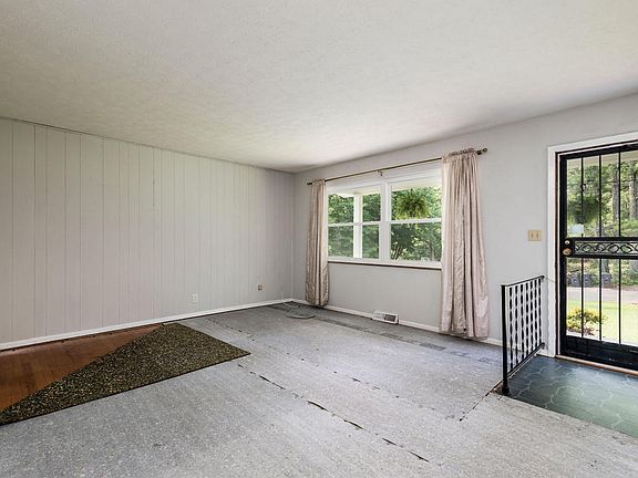 3rd image of 3521 Plumwood Dr