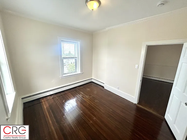 284 Revere St #3R — Photo 8