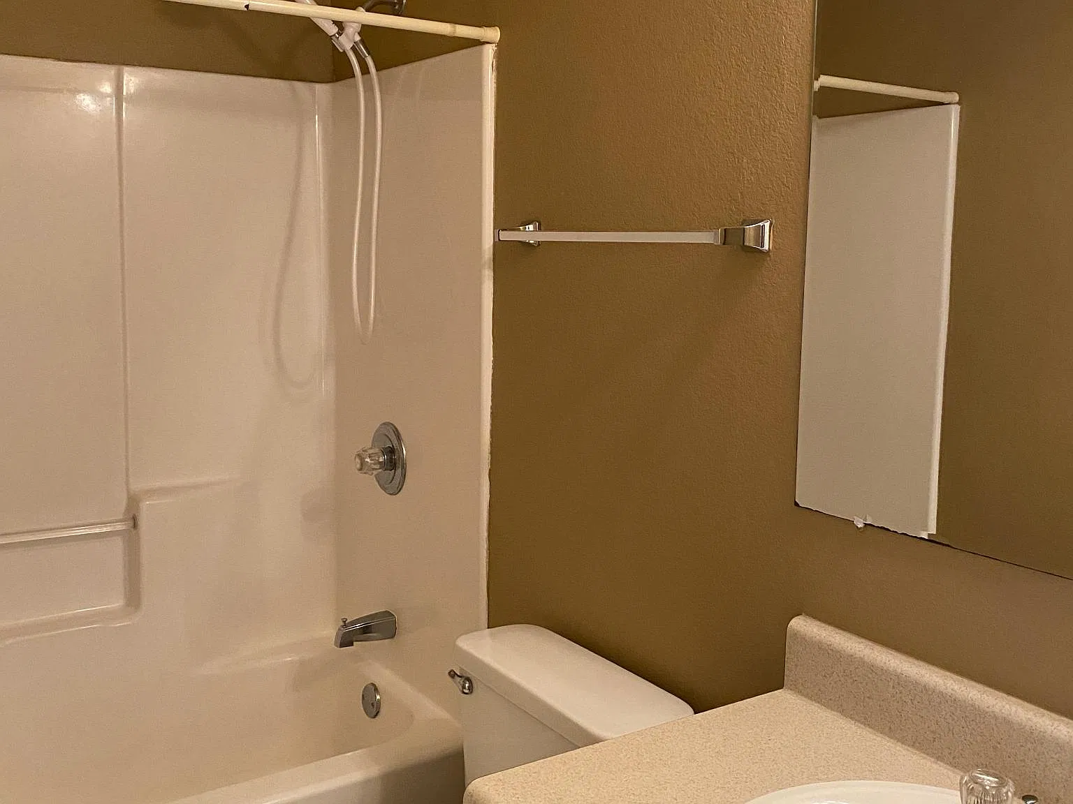 3 bed, 1288 sqft, $1,249 — Photo 2