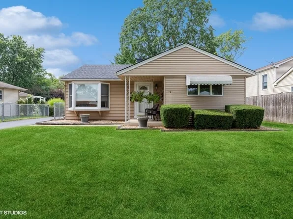 2409 Wilke Rd, Rolling Meadows, IL 60008