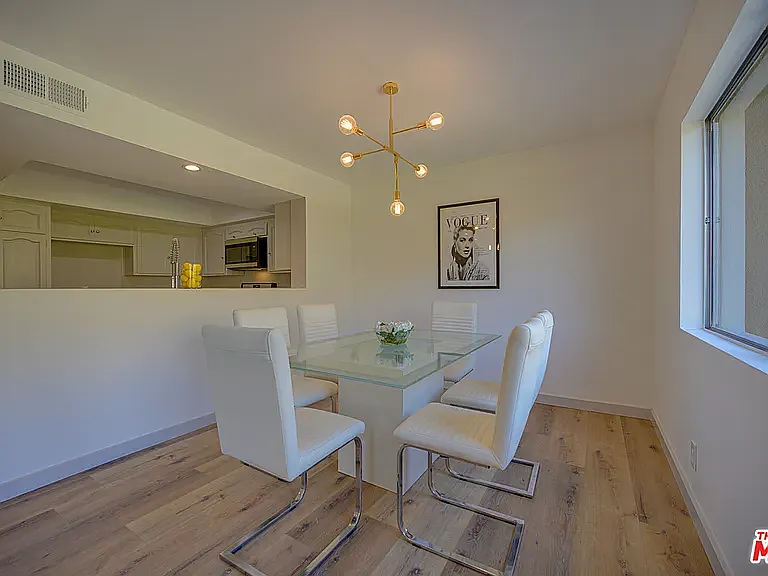 2 bed, 1124 sqft, $3,965 — Photo 2