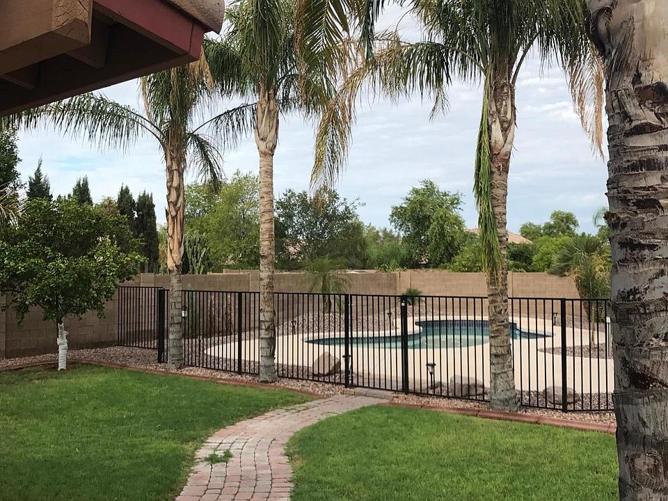 1st image of 482 S Forest Dr