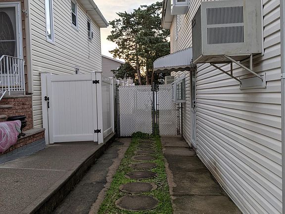 2nd image of 79 Genesee Ave Floor 1