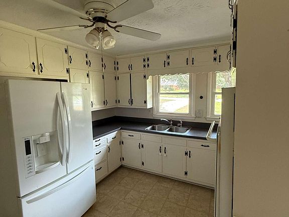 4th image of 821 Shipp Cir NW