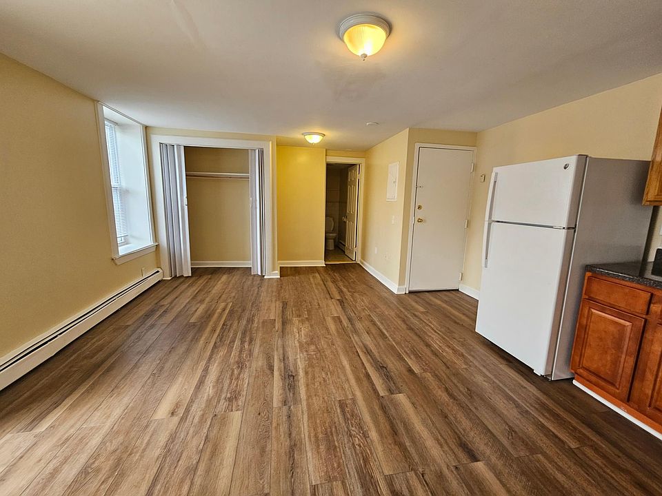 2nd image of 36 Derby Ave APT B2