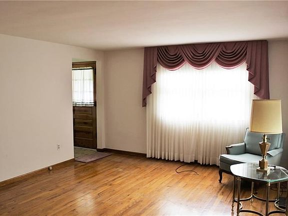 5th image of 3984 Hazelwood Dr