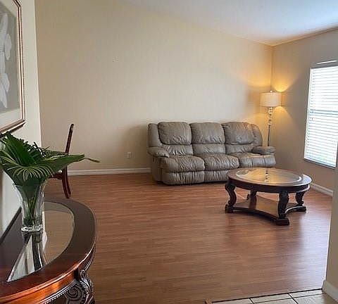 5th image of 1018 Atherton Ave