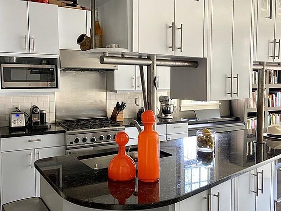 5th image of 112 W Concord St #2