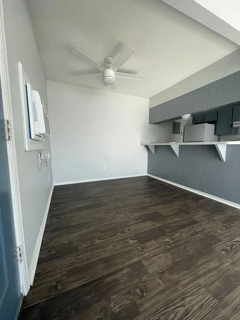 Beautifully Updated 1Bed / 1Bath Apartment Home — Photo 2