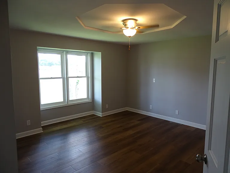 1061 Morthland Dr — Photo 11
