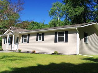 105 Tulip Ln, East Stroudsburg, PA 18301