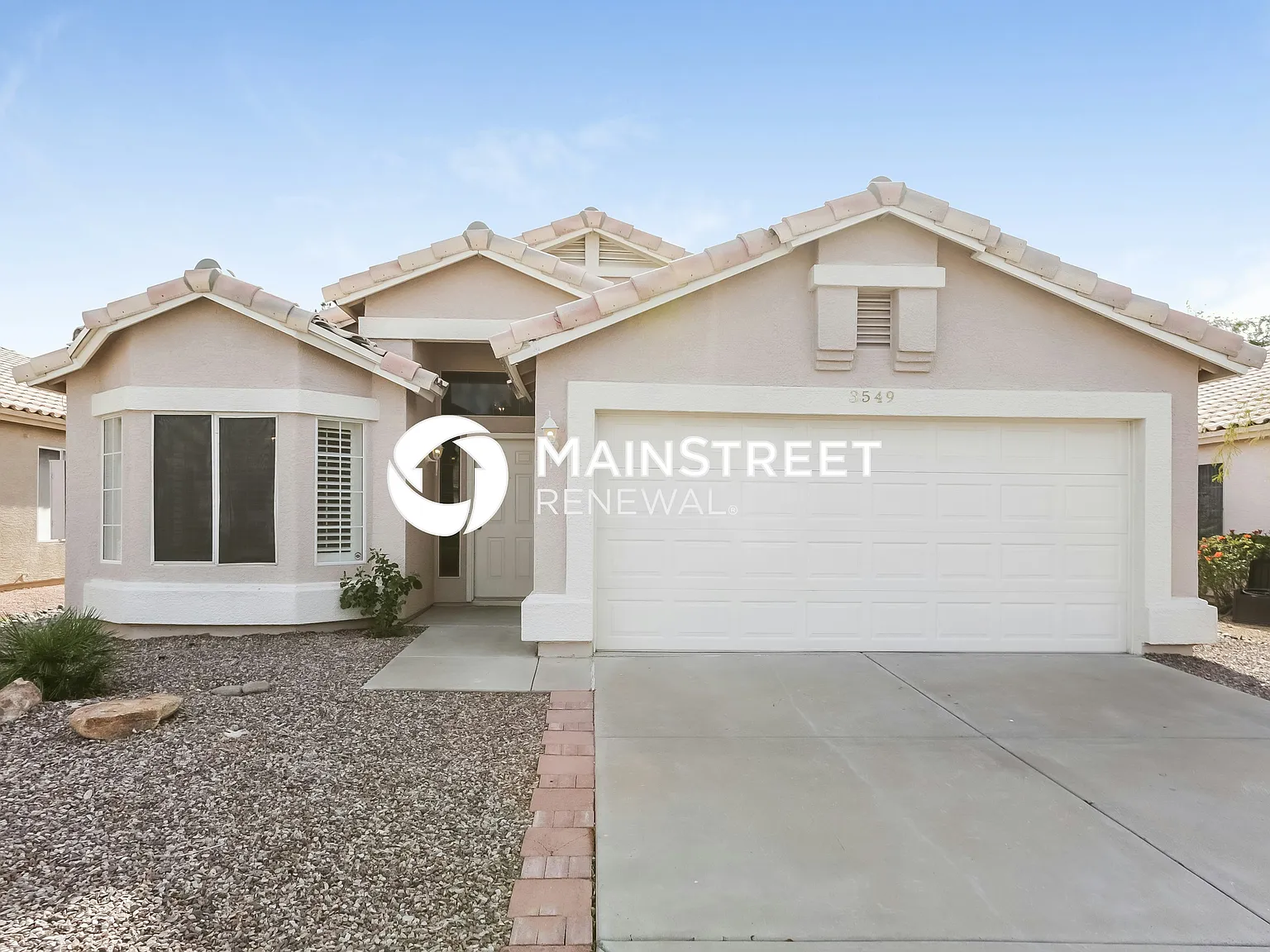 3549 E Kelton Ln — Photo 1