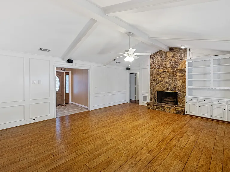 1527 Estates Way — Photo 12