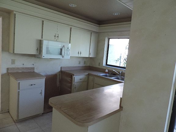 3rd image of 3934 Glen Oaks Manor Dr