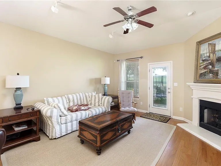 1601 Greenside Dr — Photo 7