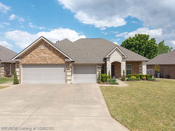 2nd image of 8009 Bridgewood Ln