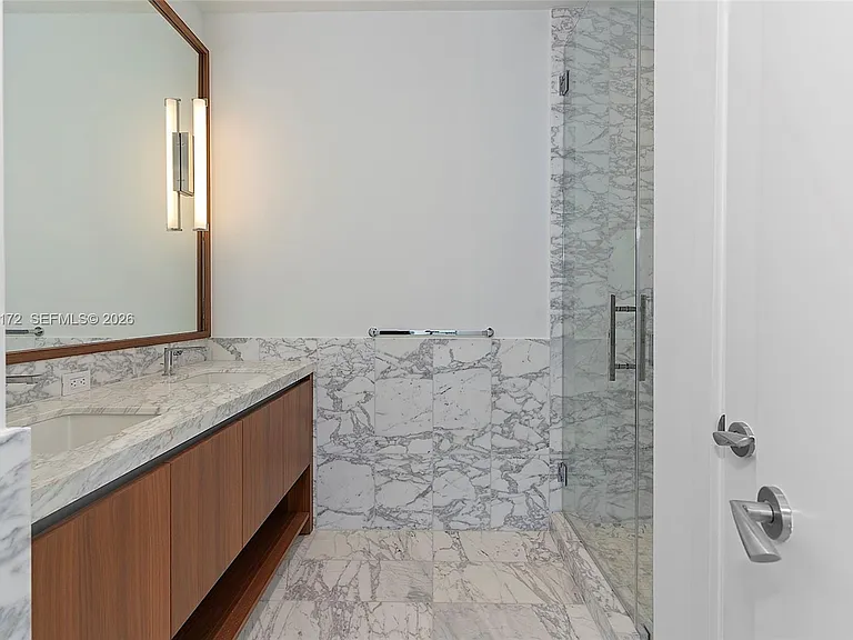 175 SE 25th Rd #1003 — Photo 31