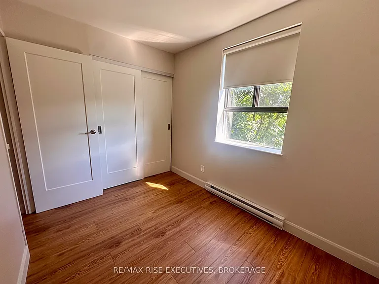 1020 Pembridge Cres #301 — Photo 10