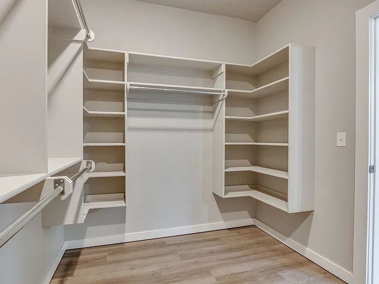 10608 Glover River Dr — Photo 24