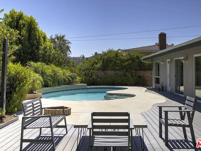 22427 De Kalb Dr — Photo 35