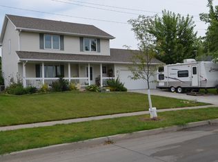 2436 E Marion St, Des Moines, IA 50320