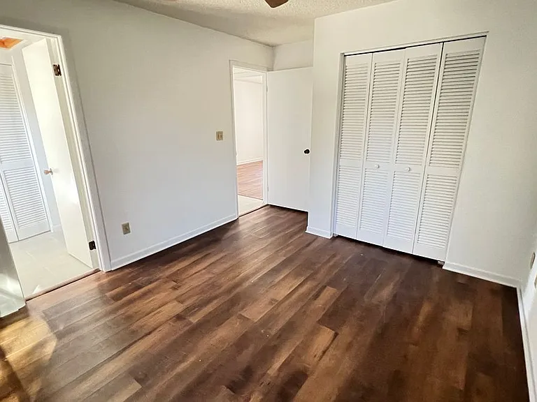 10548 86th Ave — Photo 9