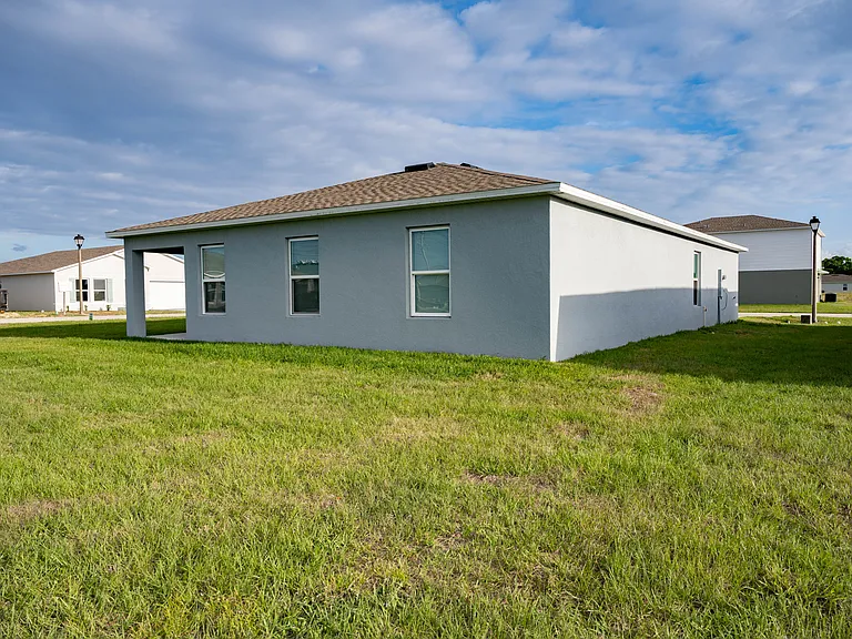 1860 Grand Rdg — Photo 3