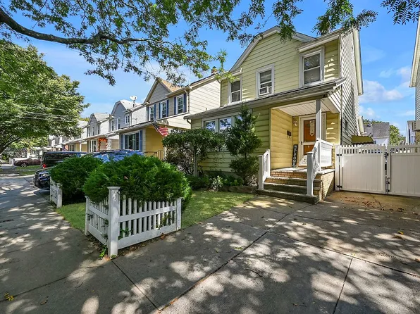 8821 240th St, Bellerose, NY 11426