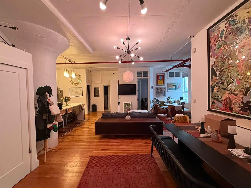 1st image of 315 Berry St APT 105