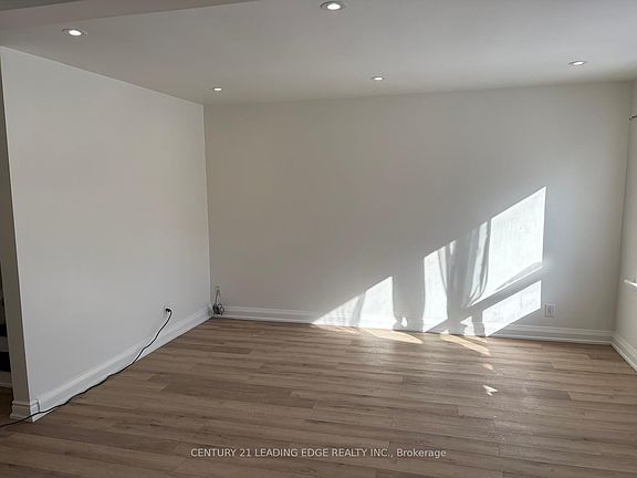 3rd image of 38 Southmead Rd