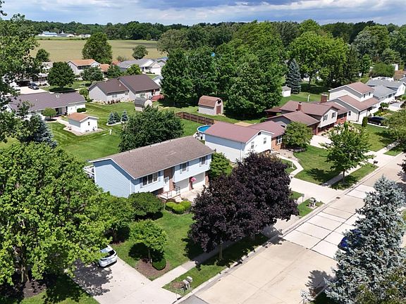4th image of 938 Tamarack Dr