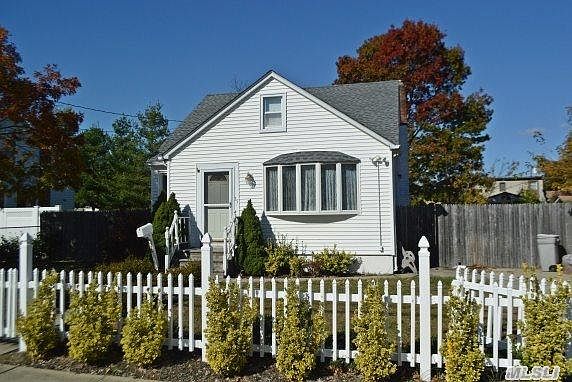 2nd image of 35 Ferndale Ct