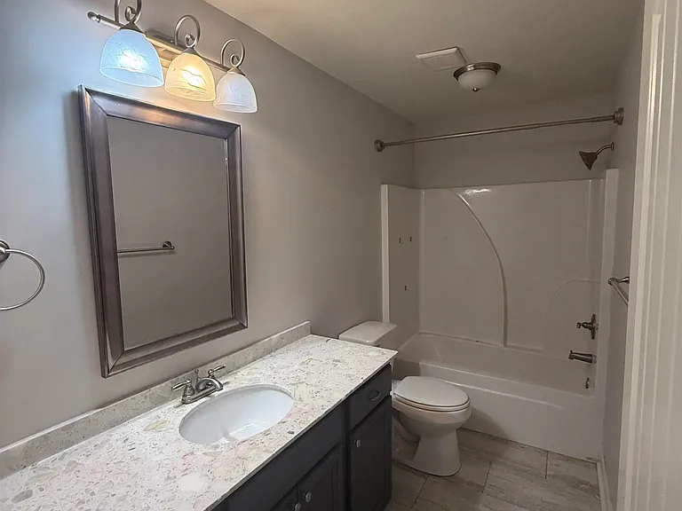 120 Worchester Cir — Photo 18