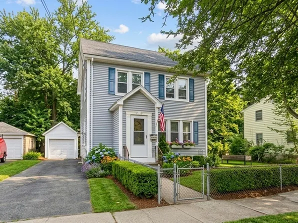 36 Daniel St, Springfield, MA 01151