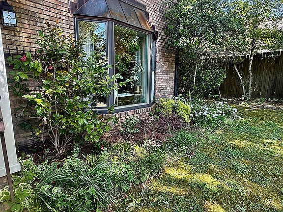 2nd image of 3232 Greendale Rd