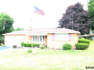 2835 Cambridge Rd, York, PA 17402