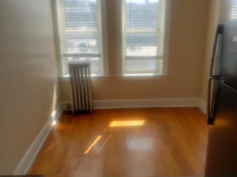 7852 S Eberhart Ave #202 — Photo 2