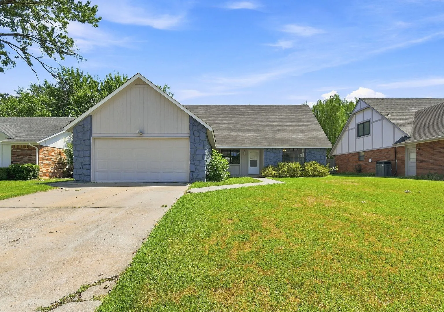 5 Bed | 2.5 Bath in Broken Arrow! — Photo 1