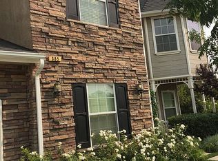 385 Serena Ave, Clovis, CA 93619