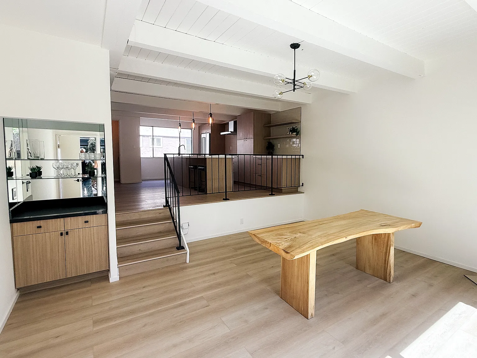 2 bed, 2.5 bath, 1200 sqft, $3,900 — Photo 1