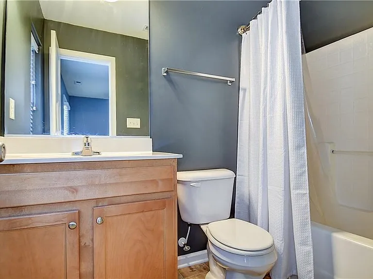 624 Foster Ln — Photo 6