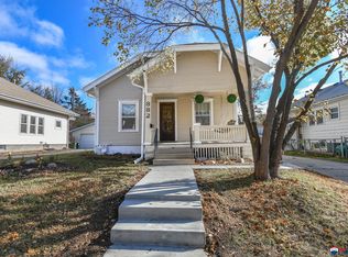 882 S 36th St, Lincoln, NE 68510