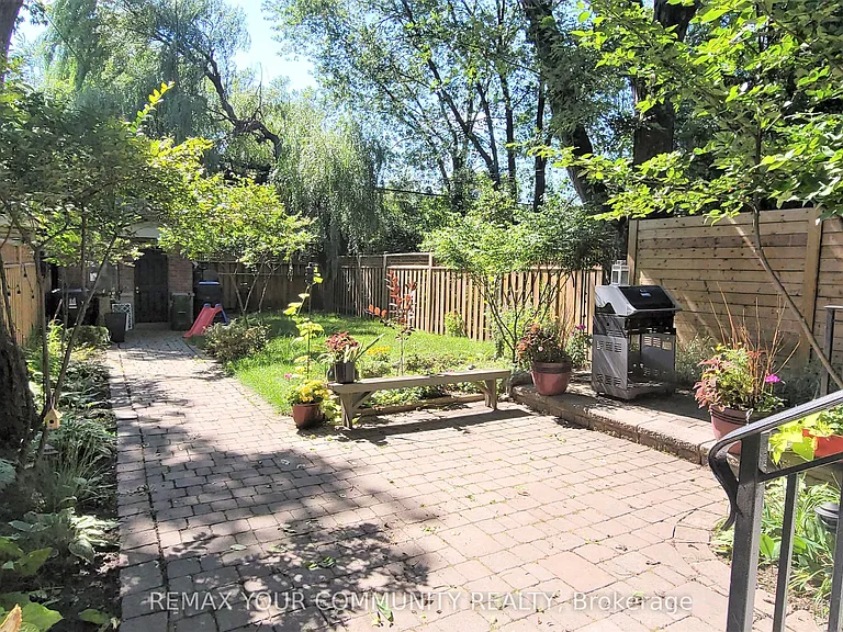 260 Rusholme Rd #BASEMENT — Photo 2