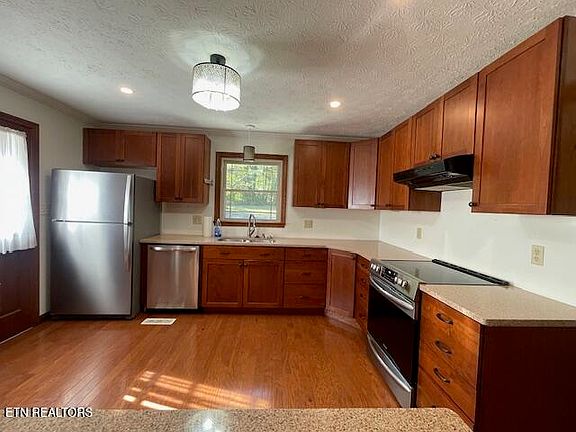 5th image of 5109 Kesterwood Dr