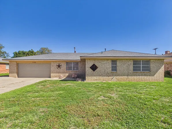 1105 Mills Ave, Dumas, TX 79029