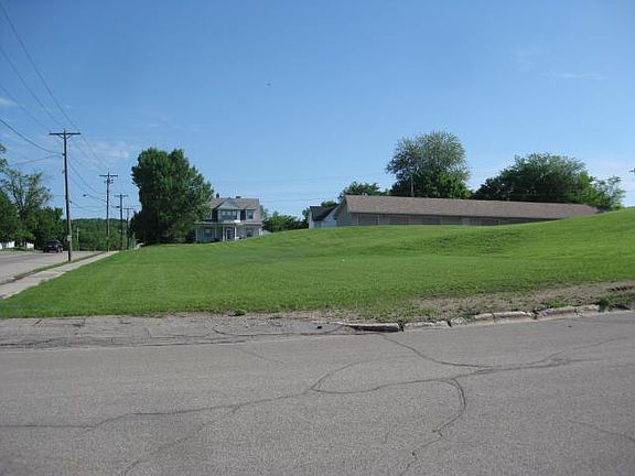 2nd image of Franklin St N